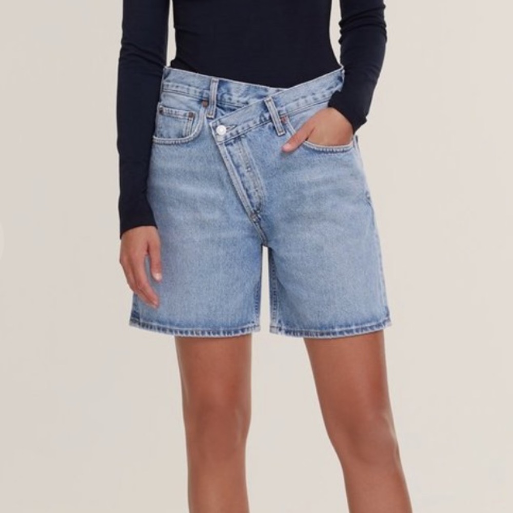 Agolde Criss Cross short- Asymmetrical high waisted- distressed- size 26